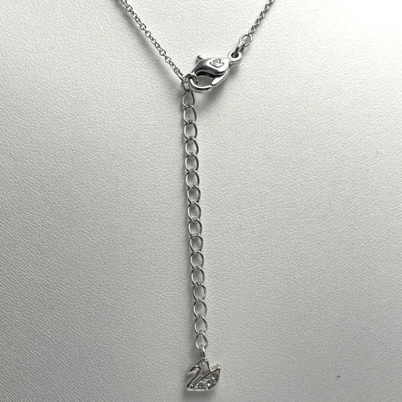 Swarovski crystal heart pendant necklace with pouch - Picture 4 of 6